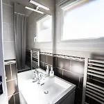 Le Donjon - Agreable T2 Centre - Parking Gratuit 2 Min -