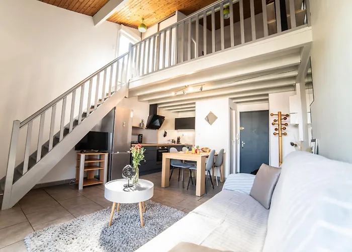 Le Donjon - Agreable T2 Centre - Parking Gratuit 2 Min - Lejlighed